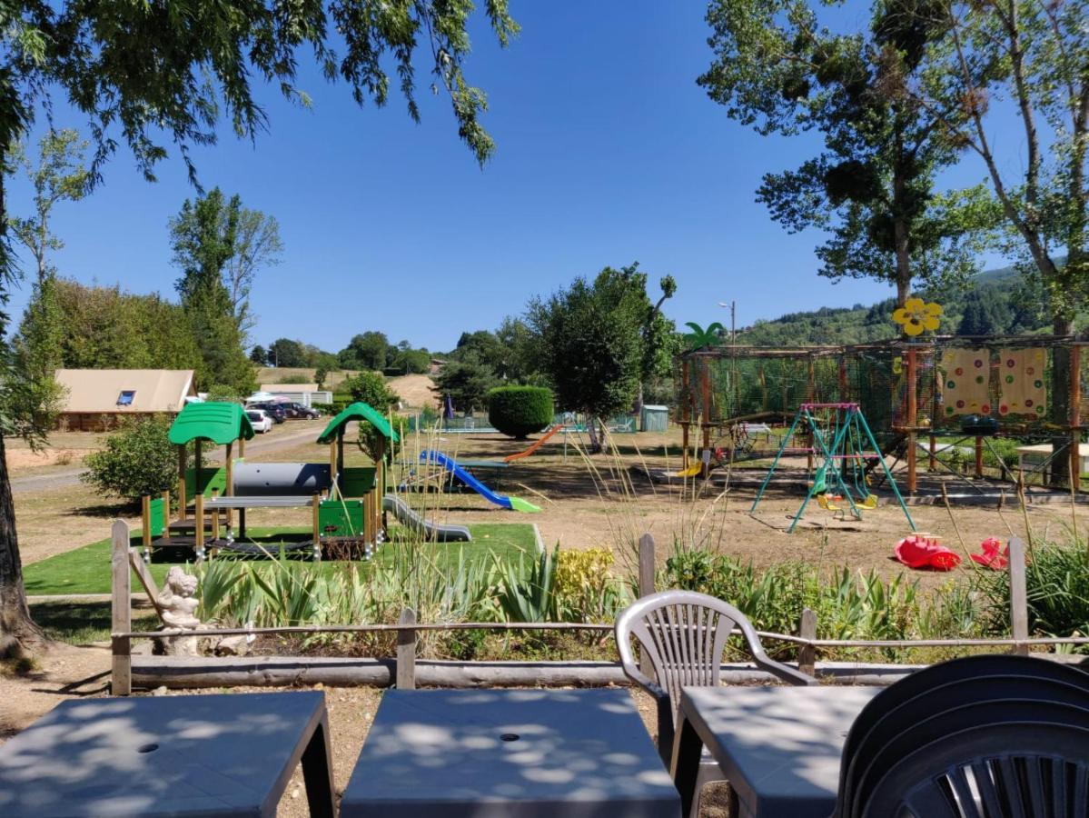 Camping " Le Grun De Chignore" Vollore-Ville Eksteriør bilde